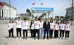 Kartepe’de 19 Mayıs Atatürk’ü Anma Gençlik ve Spor Bayramı’nın 105’inci yılı düzenlenen törenle coşku içerisinde kutlandı