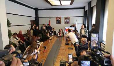 Nevşehir Belediye Başkanı Rasim Arı, “Bu şehirde siyasetçisi de, bürokratı da, devlet görevlisi de, farklı siyasi partilere mensupları da herkes yüzde 53’e saygı duymak zorunda