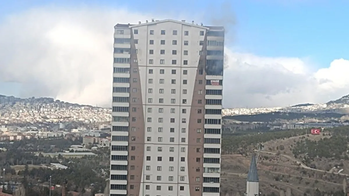 Ankara’da bir binanın 18. katında yangın!