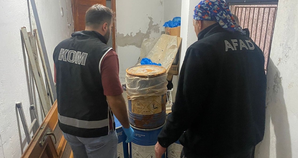 Emlakçıda 4 varil sodyum siyanür ele geçirildi, 4 kişi tutuklandı