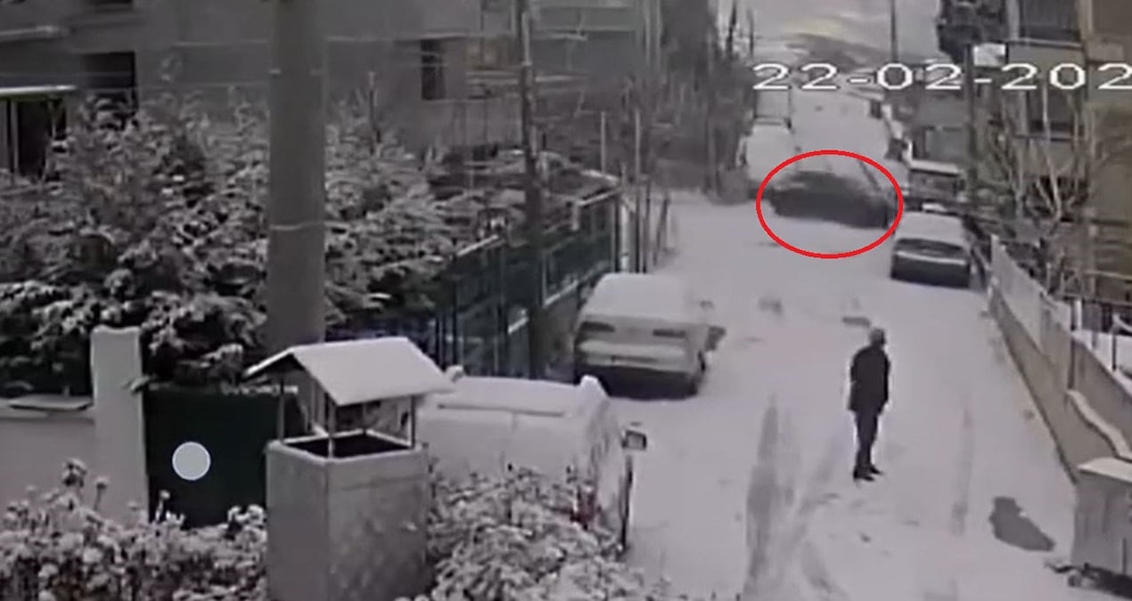 Yalova’da feci kaza: Karda kaydı, duvara çarptı