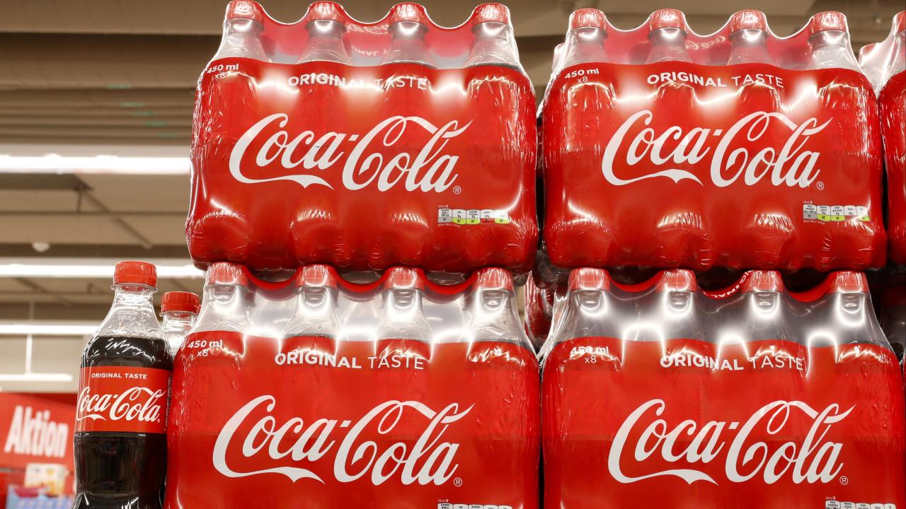 Coca-Cola 18 milyon balinanın midesini dolduracak kadar plastik atık üretecek