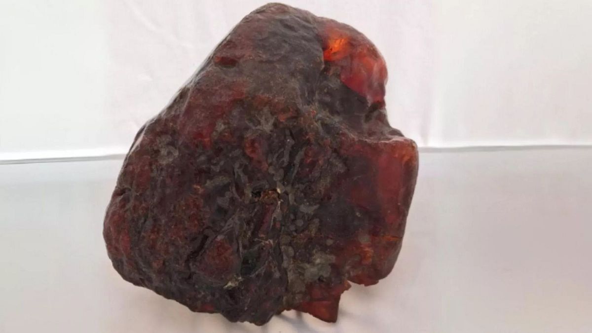 Yıllarca kapı takozu olarak kullanılan taşın hazine olduğu ortaya çıktı: 1 milyon euro değerinde